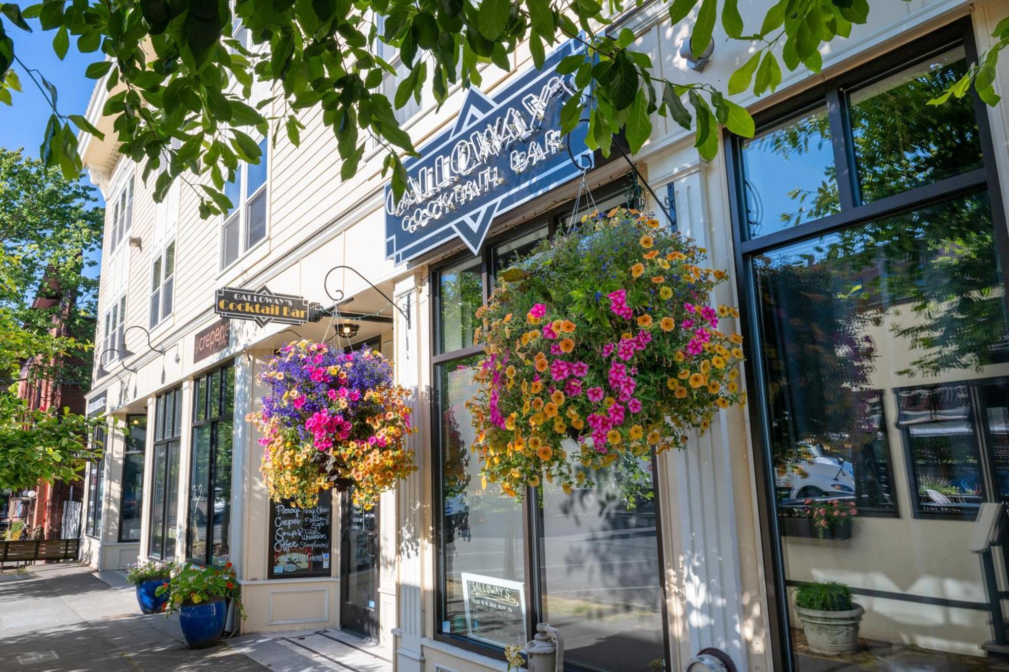 Fairhaven Village Inn Белингам Екстериор снимка