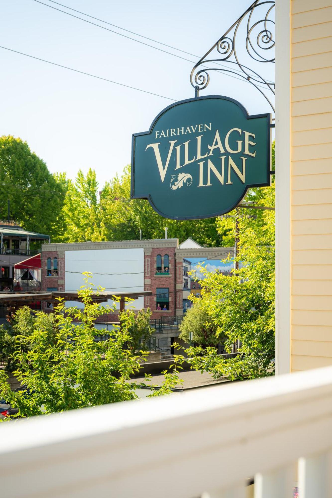 Fairhaven Village Inn Белингам Екстериор снимка