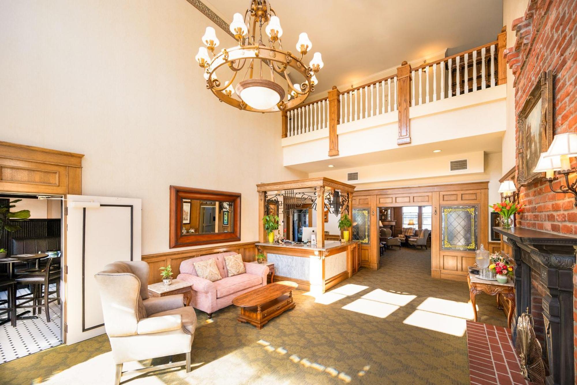 Fairhaven Village Inn Белингам Екстериор снимка