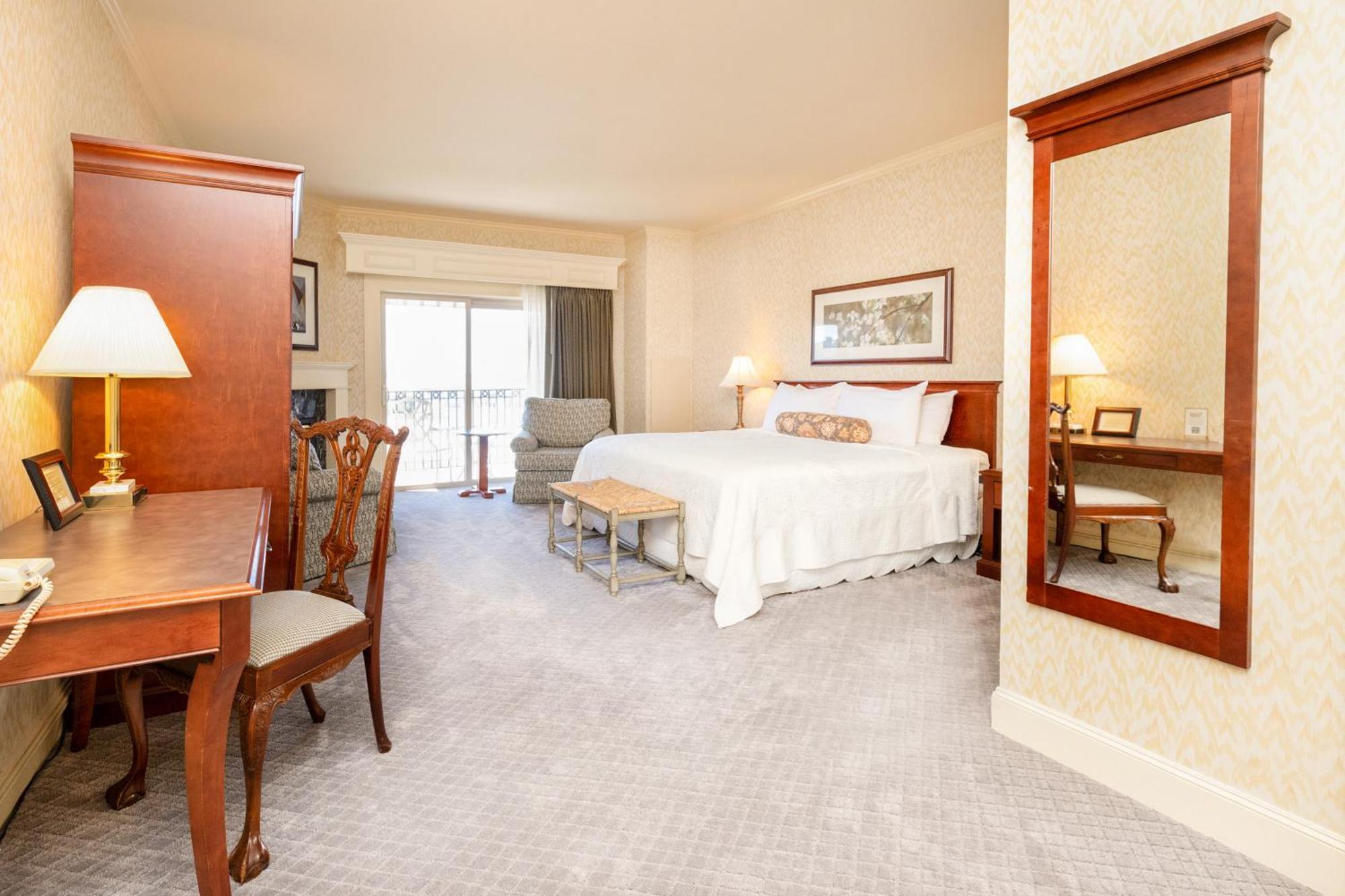 Fairhaven Village Inn Белингам Екстериор снимка