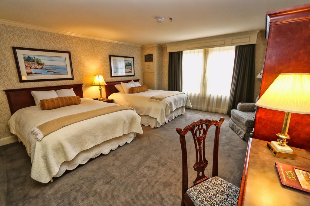 Fairhaven Village Inn Белингам Екстериор снимка