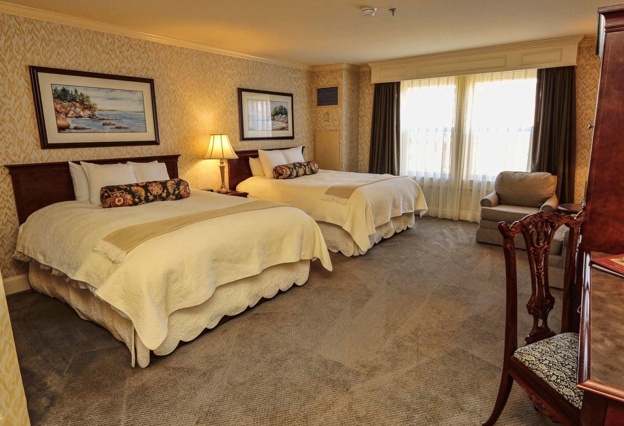 Fairhaven Village Inn Белингам Екстериор снимка